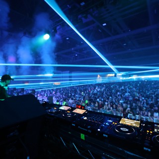 DJ Commands Massive Crowd at Wobbleland 2026